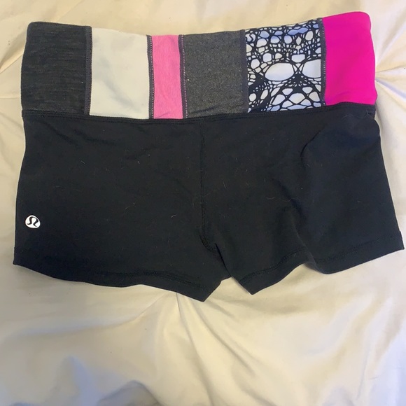 Lulu lemon shorts - Picture 2 of 3